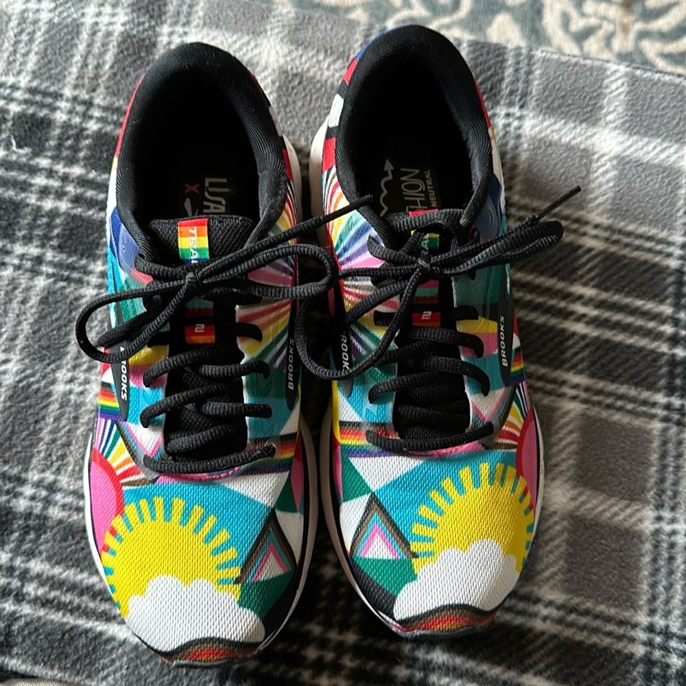 Brooks Trace Pride running shoes